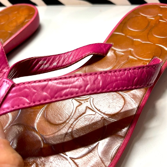 Coach Loree Pink Flip Flops Leather Size 8B - Picture 3 of 3